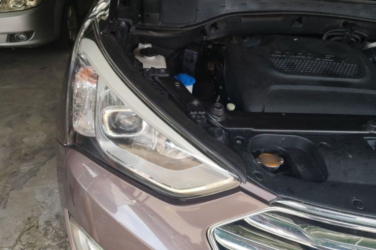 Used Hyundai Grand SantaFe 2013 2.2T 7-Seater Four-Wheel-Drive Comfort Edition Right Front Headlight