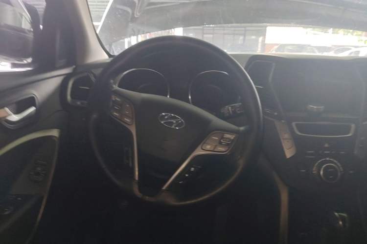 Used Hyundai Grand SantaFe 2013 2.2T 7-Seater Four-Wheel-Drive Comfort Edition Steering Wheel