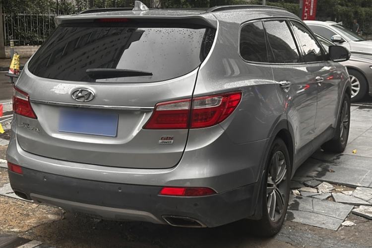 Used Hyundai Grand SantaFe 2013 3.0L 6-Seater Four-Wheel Drive Luxury Edition Exterior 2