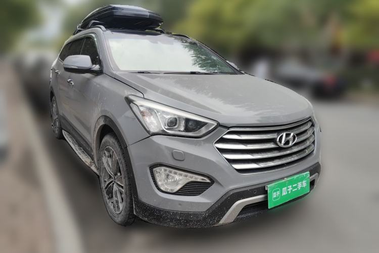 Used Hyundai Grand SantaFe 2013 2.2T 7-Seater Four-Wheel-Drive Brown Interior Flagship Edition Front Right 45 Deg