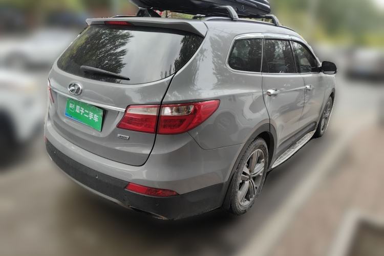 Used Hyundai Grand SantaFe 2013 2.2T 7-Seater Four-Wheel-Drive Brown Interior Flagship Edition Rear Right 45 Deg