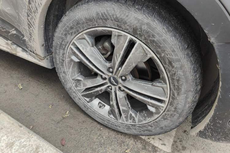 Used Hyundai Grand SantaFe 2013 2.2T 7-Seater Four-Wheel-Drive Brown Interior Flagship Edition Right Front Wheel Hub