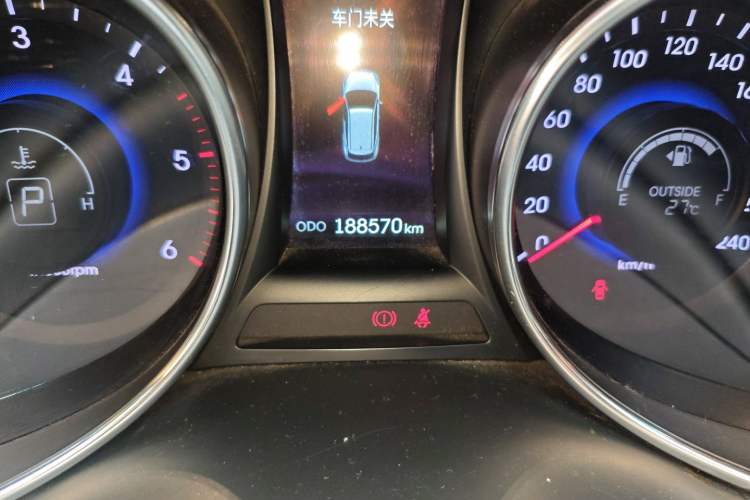 Used Hyundai Grand SantaFe 2013 2.2T 7-Seater Four-Wheel-Drive Comfort Edition Odometer Close Up