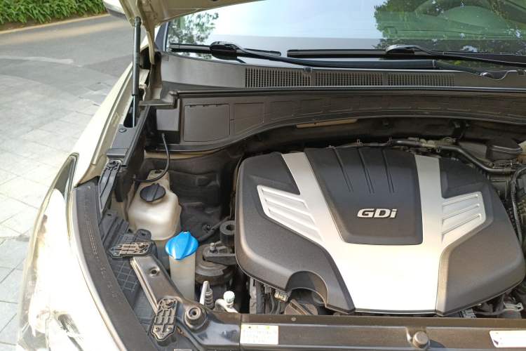 Used Hyundai Grand SantaFe 2013 3.0L 7-Seater 4x4 Flagship Edition Engine Bay Right