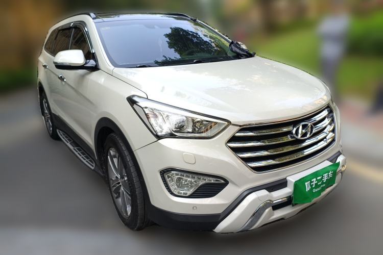 Used Hyundai Grand SantaFe 2013 3.0L 7-Seater 4x4 Flagship Edition Front Right 45 Deg