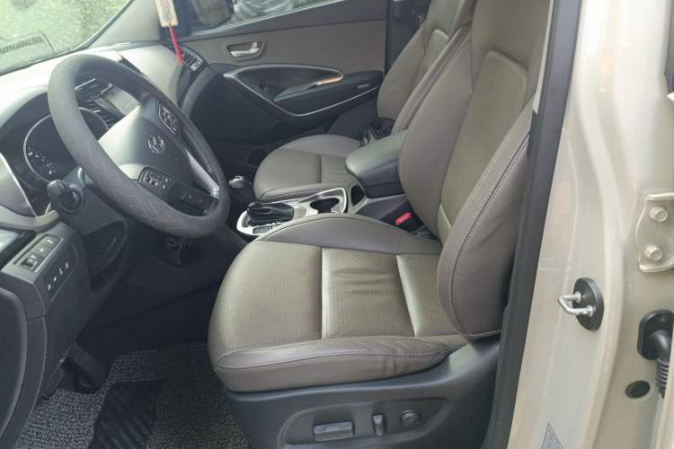 Used Hyundai Grand SantaFe 2013 3.0L 7-Seater 4x4 Flagship Edition Left Front Seat