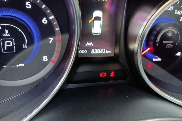 Used Hyundai Grand SantaFe 2013 3.0L 7-Seater 4x4 Flagship Edition Odometer Close Up