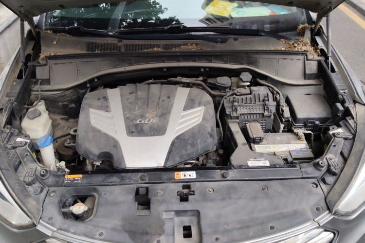 Used Hyundai Grand SantaFe 2013 3.0L 7-Seater 4x4 Flagship Edition Engine Bay