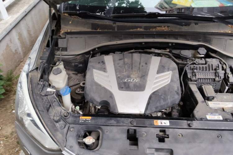 Used Hyundai Grand SantaFe 2013 3.0L 7-Seater 4x4 Flagship Edition Engine Bay Right