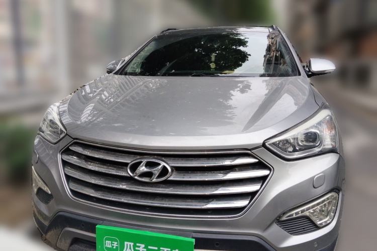 Used Hyundai Grand SantaFe 2013 3.0L 7-Seater 4x4 Flagship Edition Front
