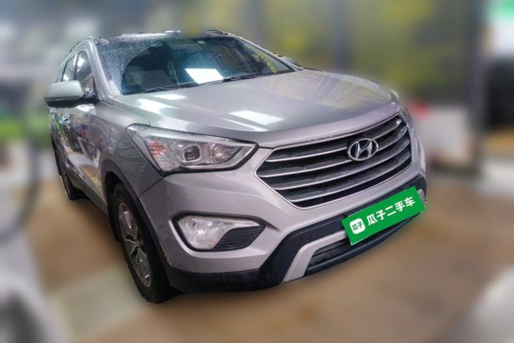 Used Hyundai Grand SantaFe 2013 3.0L 7-Seater Four-Wheel-Drive Comfort Edition Front Right 45 Deg