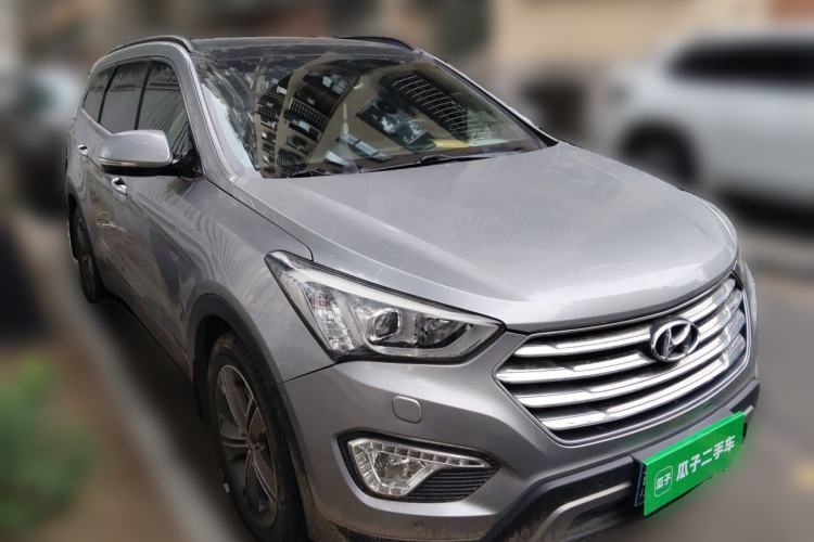 Used Hyundai Grand SantaFe 2013 3.0L 7-Seater 4x4 Flagship Edition Front Right 45 Deg