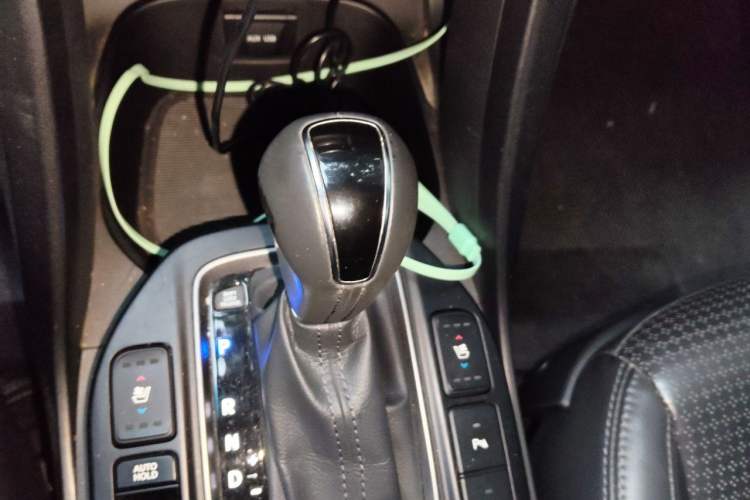 Used Hyundai Grand SantaFe 2013 3.0L 7-Seater 4x4 Flagship Edition Gear Lever