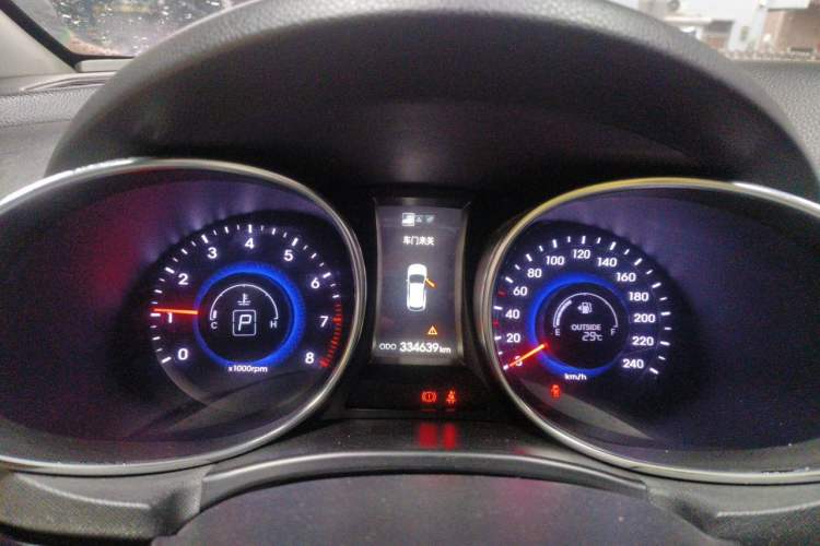 Used Hyundai Grand SantaFe 2013 3.0L 7-Seater Four-Wheel-Drive Comfort Edition Instrument Cluster