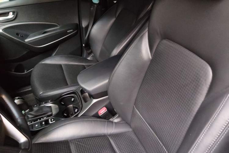 Used Hyundai Grand SantaFe 2013 3.0L 7-Seater 4x4 Flagship Edition Left Front Seat