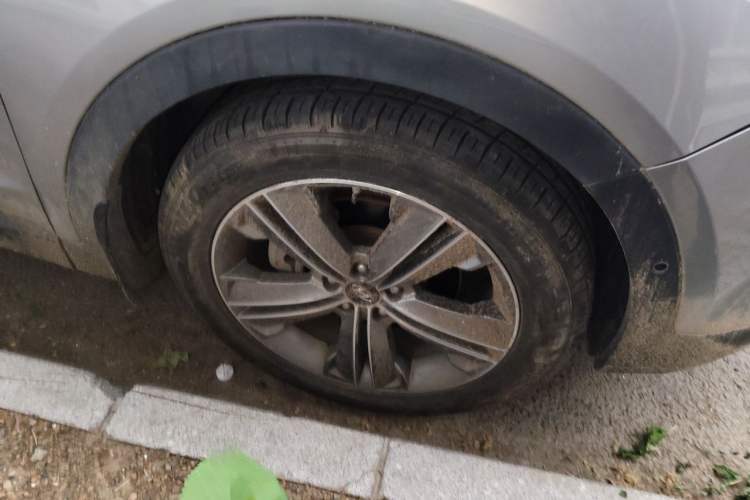Used Hyundai Grand SantaFe 2013 3.0L 7-Seater 4x4 Flagship Edition Right Front Wheel Hub