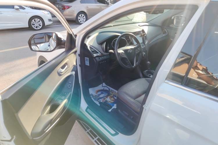 Used Hyundai Grand SantaFe 2013 3.0L 7-Seater 4x4 Flagship Edition Driver Seat
