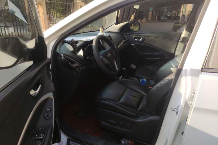 Used Hyundai Grand SantaFe 2013 2.2T 7-Seater Four-Wheel-Drive Flagship Edition Driver Seat