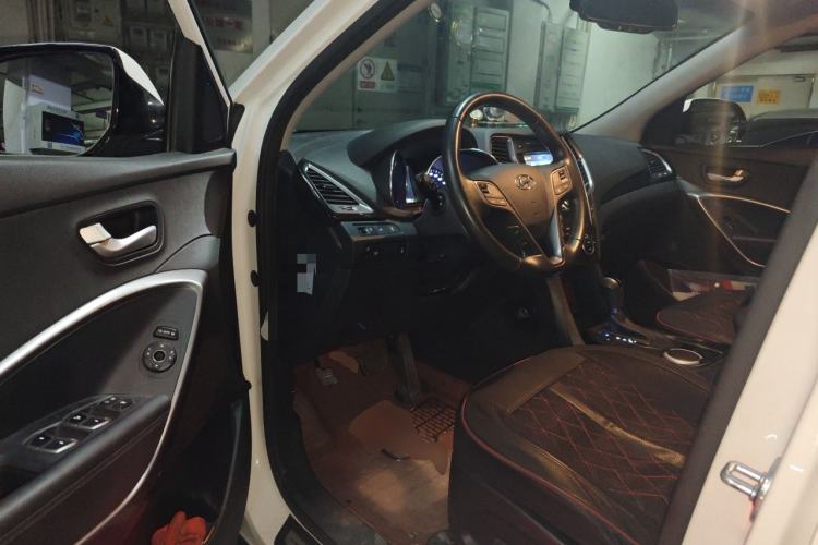 Used Hyundai Grand SantaFe 2013 3.0L 7-Seater Four-Wheel-Drive Comfort Edition Driver Seat