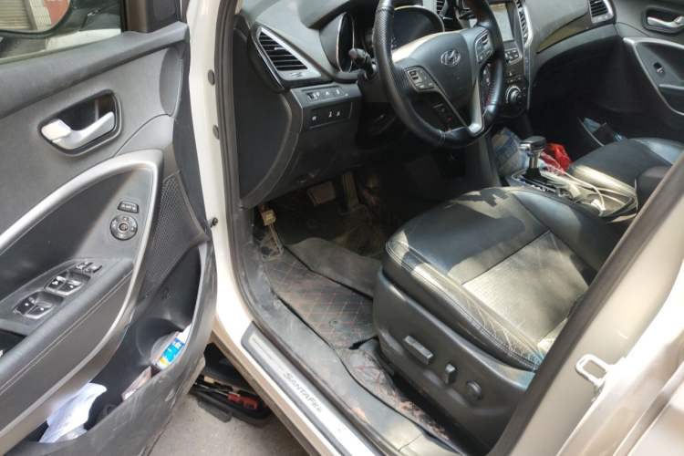 Used Hyundai Grand SantaFe 2013 2.2T 7-Seater Four-Wheel-Drive Luxury Edition Driver Seat