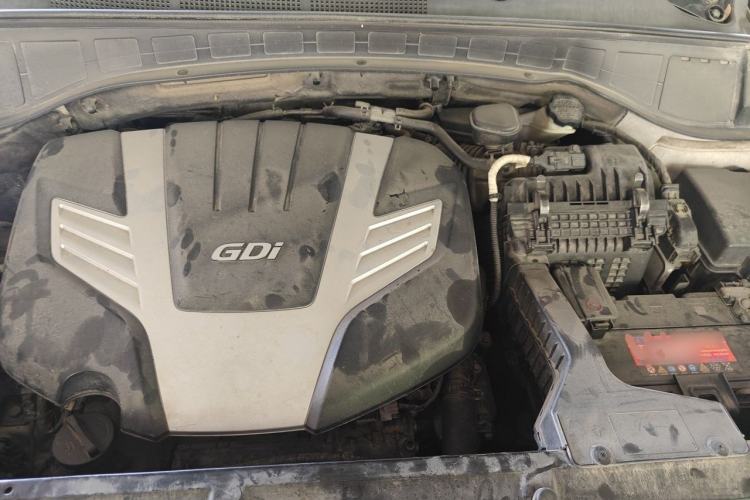 Used Hyundai Grand SantaFe 2013 3.0L 7-Seater Four-Wheel-Drive Comfort Edition Engine Bay