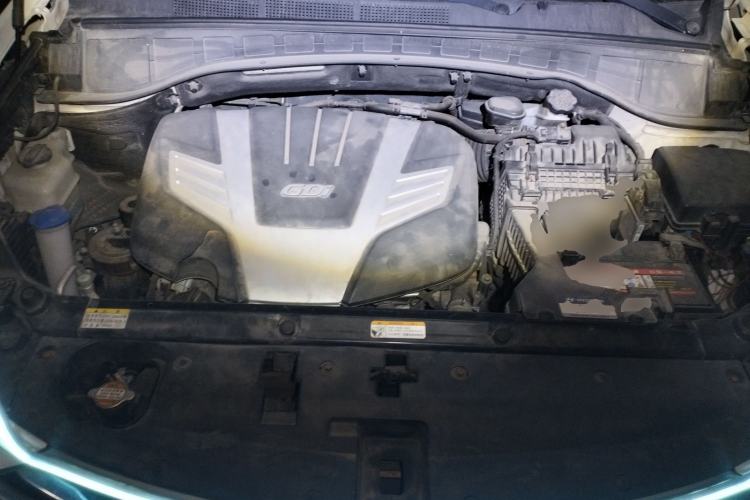 Used Hyundai Grand SantaFe 2013 3.0L 7-Seater Four-Wheel-Drive Comfort Edition Engine Bay