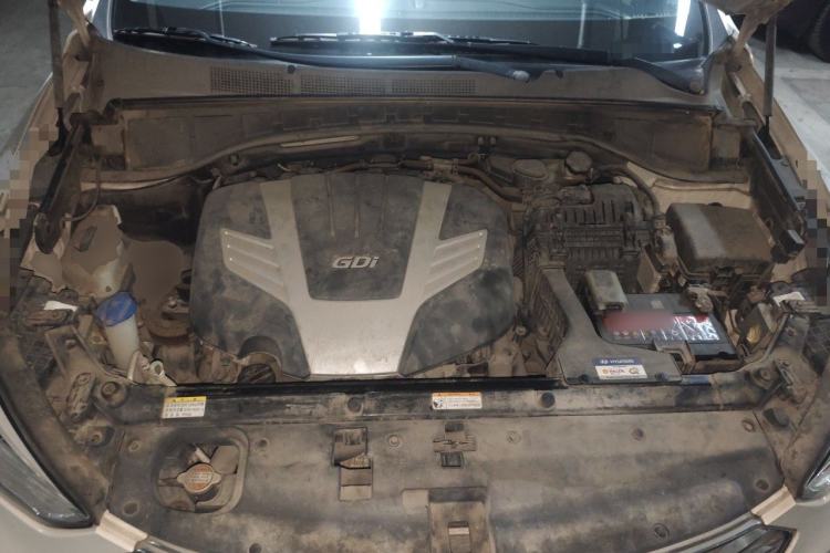 Used Hyundai Grand SantaFe 2013 3.0L 7-Seater Four-Wheel-Drive Comfort Edition Engine Bay