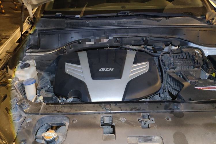 Used Hyundai Grand SantaFe 2013 3.0L 7-Seater Four-Wheel-Drive Comfort Edition Engine Bay