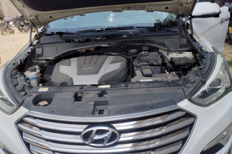 Used Hyundai Grand SantaFe 2013 3.0L 7-Seater Four-Wheel-Drive Comfort Edition Engine Bay