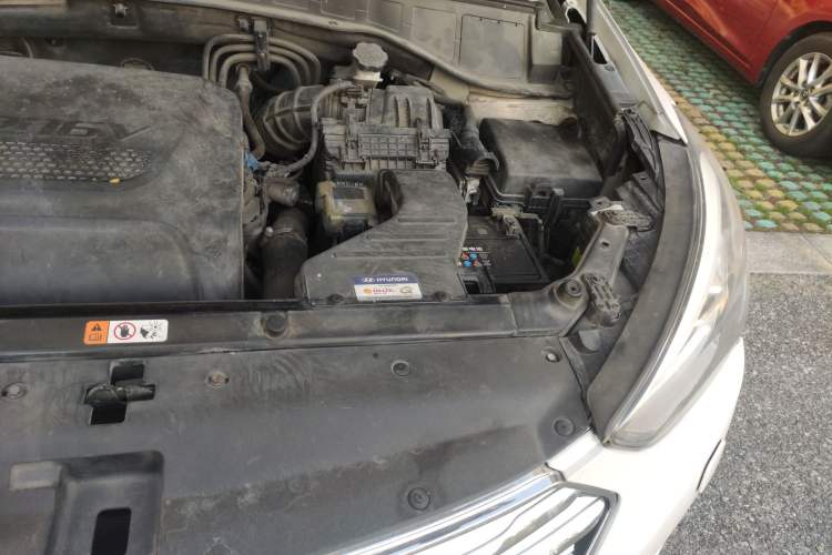 Used Hyundai Grand SantaFe 2013 2.2T 7-Seater Four-Wheel-Drive Flagship Edition Engine Bay Left