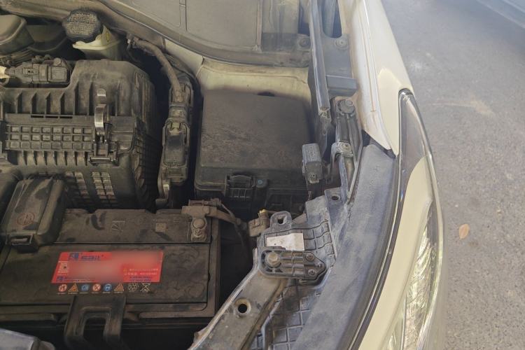 Used Hyundai Grand SantaFe 2013 3.0L 7-Seater Four-Wheel-Drive Comfort Edition Engine Bay Left