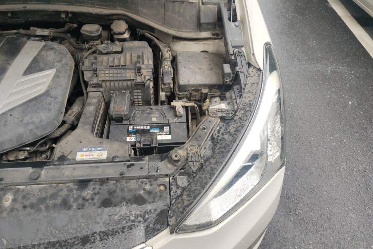 Used Hyundai Grand SantaFe 2013 3.0L 7-Seater Four-Wheel-Drive Comfort Edition Engine Bay Left