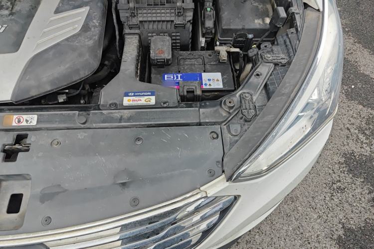 Used Hyundai Grand SantaFe 2013 3.0L 7-Seater Four-Wheel-Drive Comfort Edition Engine Bay Left