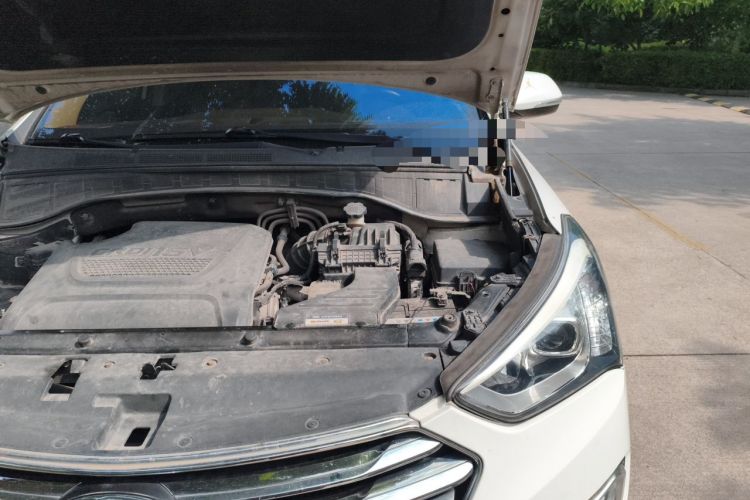 Used Hyundai Grand SantaFe 2013 2.2T 7-Seater Four-Wheel-Drive Comfort Edition Engine Bay Left
