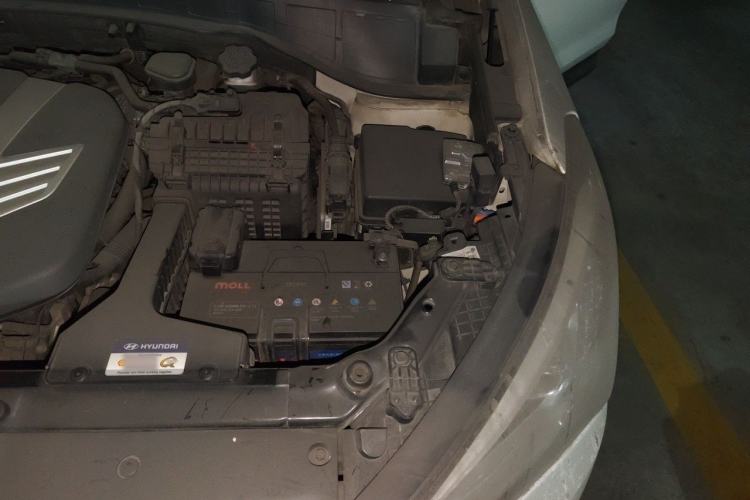 Used Hyundai Grand SantaFe 2013 3.0L 7-Seater Four-Wheel-Drive Comfort Edition Engine Bay Left