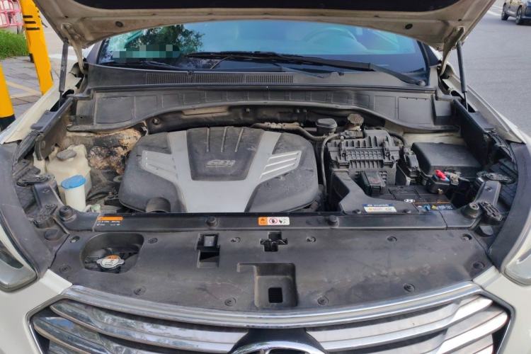 Used Hyundai Grand SantaFe 2013 3.0L 7-Seater 4x4 Flagship Edition Engine Bay