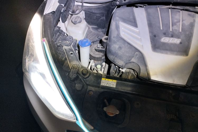 Used Hyundai Grand SantaFe 2013 3.0L 7-Seater Four-Wheel-Drive Comfort Edition Engine Bay Right