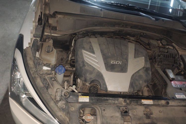 Used Hyundai Grand SantaFe 2013 3.0L 7-Seater Four-Wheel-Drive Comfort Edition Engine Bay Right