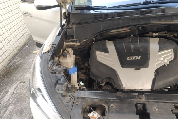 Used Hyundai Grand SantaFe 2013 3.0L 7-Seater Four-Wheel-Drive Comfort Edition Engine Bay Right