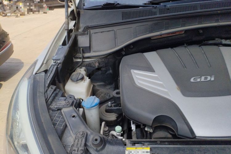 Used Hyundai Grand SantaFe 2013 3.0L 7-Seater Four-Wheel-Drive Comfort Edition Engine Bay Right