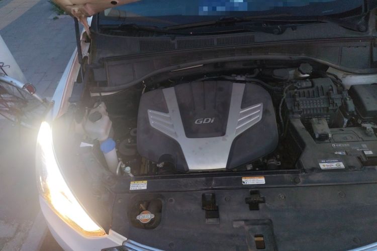 Used Hyundai Grand SantaFe 2013 3.0L 7-Seater Four-Wheel-Drive Comfort Edition Engine Bay Right