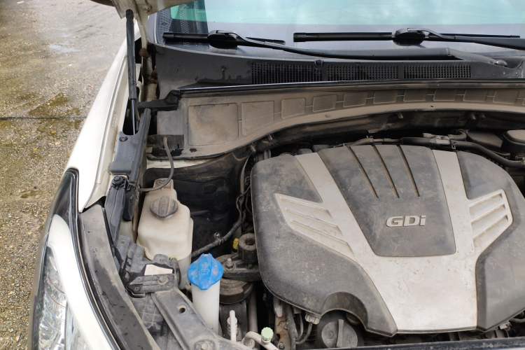 Used Hyundai Grand SantaFe 2013 3.0L 7-Seater Four-Wheel-Drive Comfort Edition Engine Bay Right