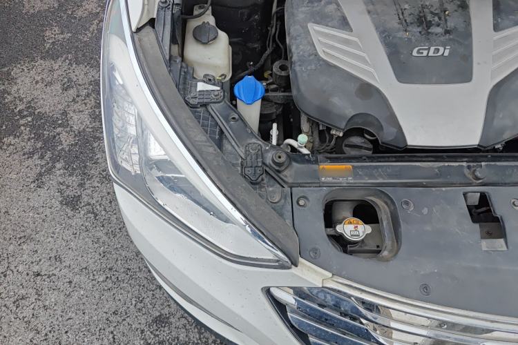 Used Hyundai Grand SantaFe 2013 3.0L 7-Seater Four-Wheel-Drive Comfort Edition Engine Bay Right