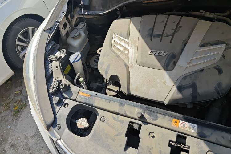 Used Hyundai Grand SantaFe 2013 3.0L 7-Seater 4x4 Flagship Edition Engine Bay Right
