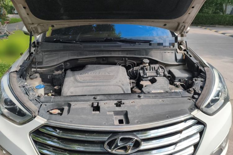 Used Hyundai Grand SantaFe 2013 2.2T 7-Seater Four-Wheel-Drive Comfort Edition Engine Bay