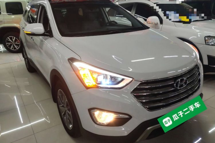 Used Hyundai Grand SantaFe 2013 3.0L 7-Seater Four-Wheel-Drive Comfort Edition Exterior 2