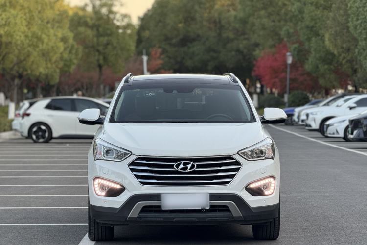 Used Hyundai Grand SantaFe 2013 3.0L 7-Seater 4x4 Flagship Edition Exterior 2