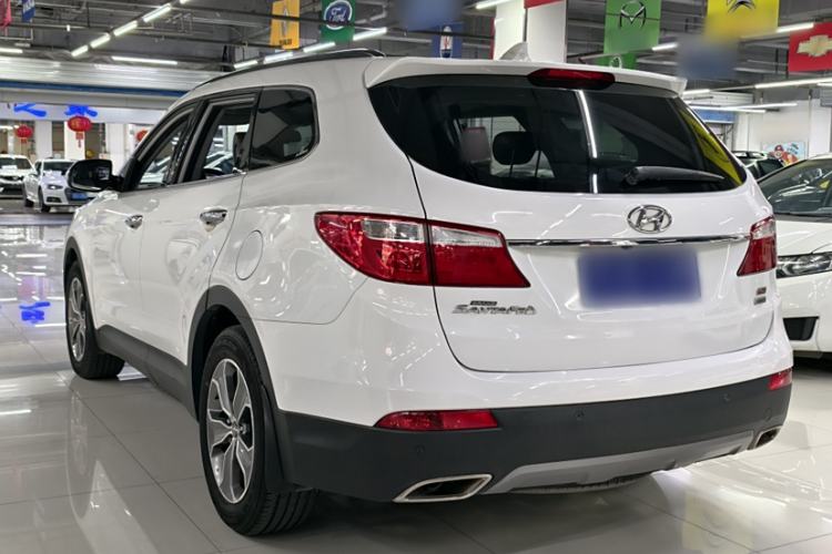 Used Hyundai Grand SantaFe 2013 3.0L 7-Seater Four-Wheel-Drive Comfort Edition Exterior 2