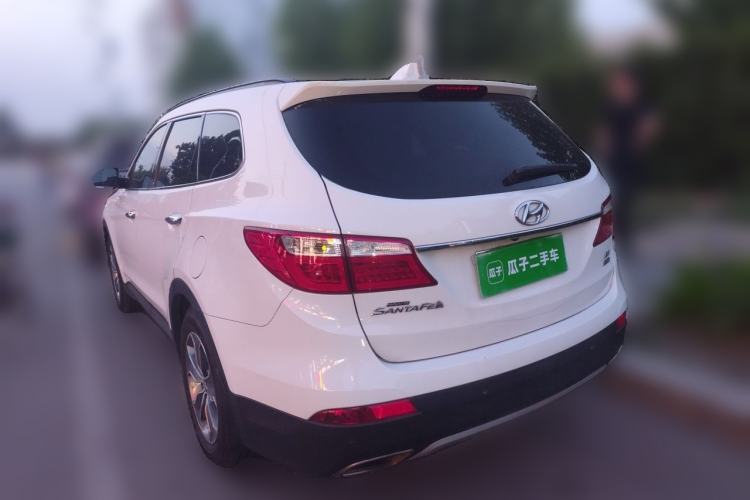 Used Hyundai Grand SantaFe 2013 3.0L 7-Seater Four-Wheel-Drive Comfort Edition Exterior 2