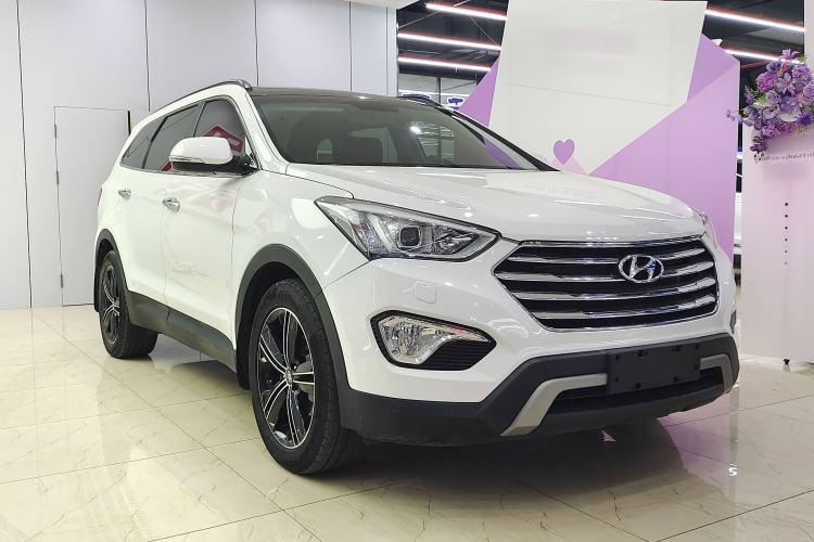 Used Hyundai Grand SantaFe 2013 3.0L 7-seat Four-Wheel-Drive Luxury Edition Exterior 2